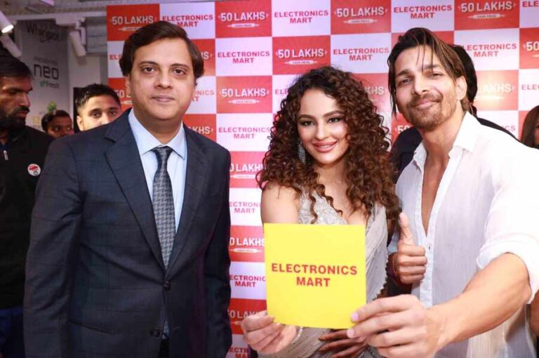 Electronics Mart ,Festive Season Offer,Bumper Draw ,Cash Prize ,Delhi NCR ,Electronics Retailer ,Customer Satisfaction ,Grand Event ,Exclusive Store ,Rajouri Garden ,Mega Stores ,LED TVs ,Home Appliances ,Mobiles ,Laptops ,Gadgets ,Easy EMI ,Retail Experience ,Actor Harshvardhan Rane,Actress Seerat Kapoor ,Winners Announcement ,Coupon Number ,CEO ,Gratitude ,Customer Appreciation ,Relationship Building ,Congratulations ,Shopping Experience ,Prize Draw ,Indian Retailer ,Customer Relations ,Legacy ,India Shopping ,Event Celebration ,Prize Distribution ,Celebrity Appearance, Seerat Kapoor