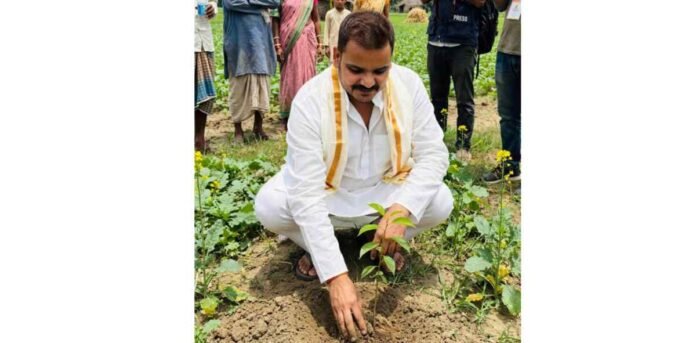 रूपेश पाण्डेय, Rupesh Pandey, पीएम नरेंद्र मोदी, Narendra Modi Birthday, पीएम मोदी जन्मदिन, मोदी जन्मदिन 2026, बगहा न्यूज़, Bagaha News, पश्चिमी चंपारण, Bihar News, Bihar Politics, बगहा राजनीति, एक पेड़ मां के नाम, पौधरोपण अभियान, वृक्षारोपण, प्रधानमंत्री मोदी, 17 सितंबर 2026, बिहार राजनीति, स्थानीय समाचार